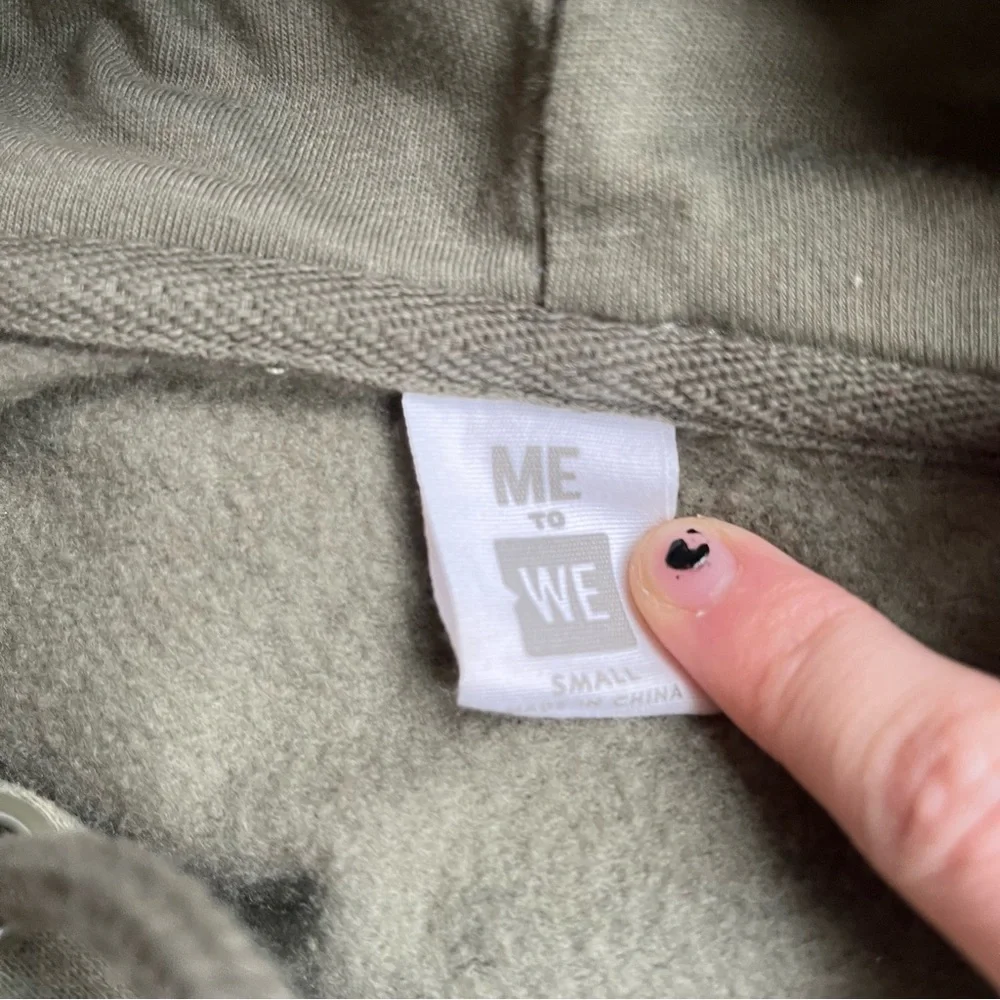 🫒olive green cropped hoodie🫒 - Picture 3 of 3